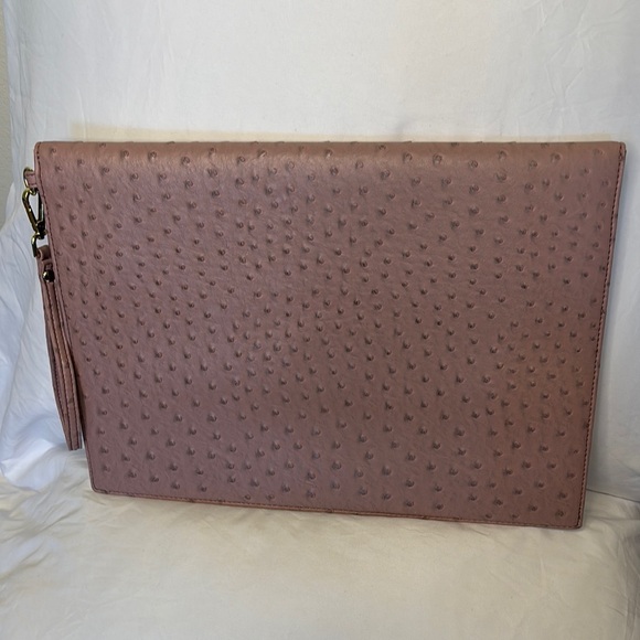 Beautiful Light Mauve (ostrich) Textured Leather Clutch with snaps and Wristlet - Picture 2 of 7
